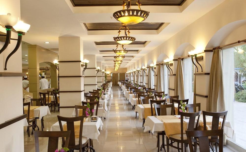 Sural Hotel Side Exterior photo