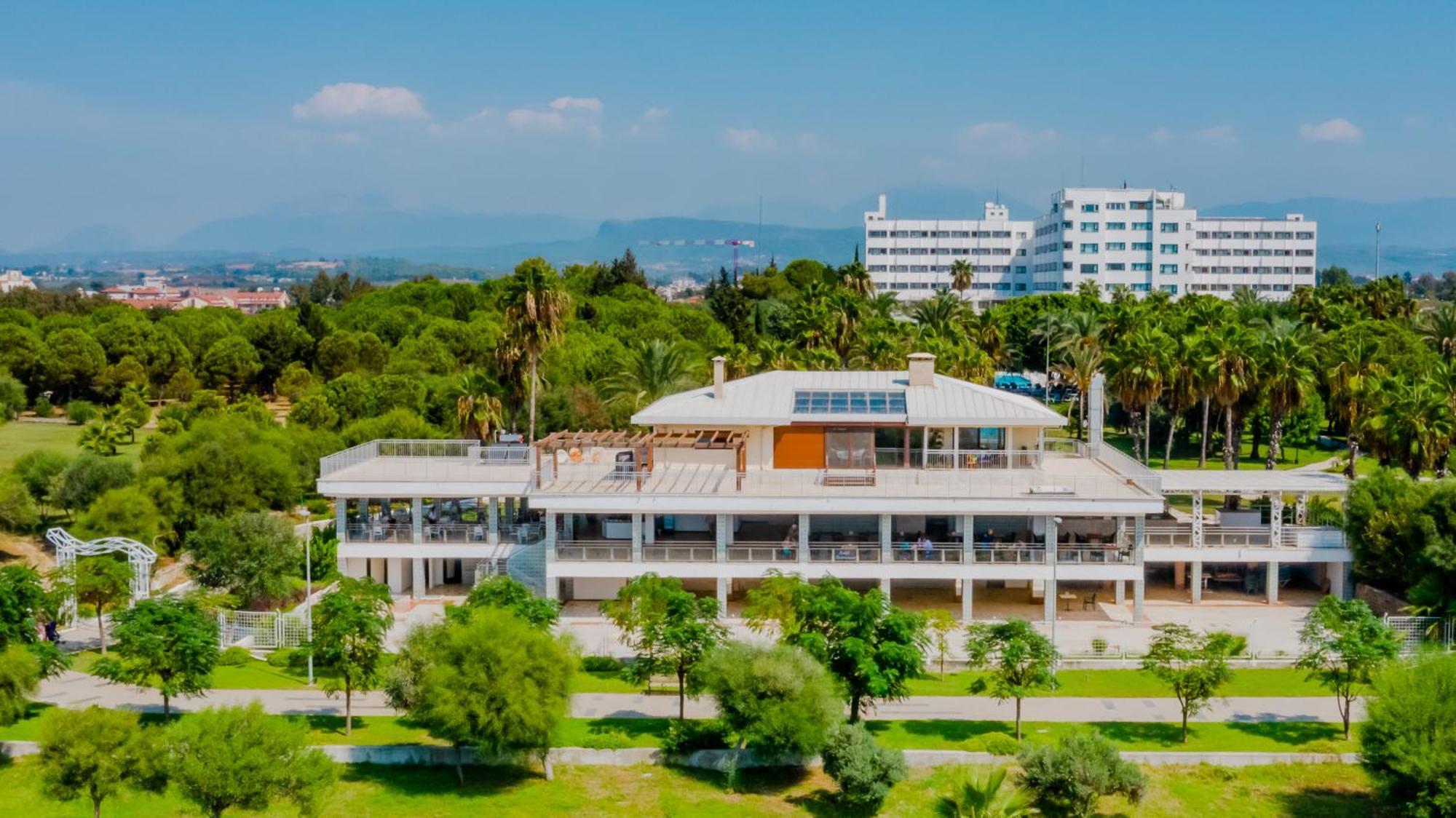 Sural Hotel Side Exterior photo