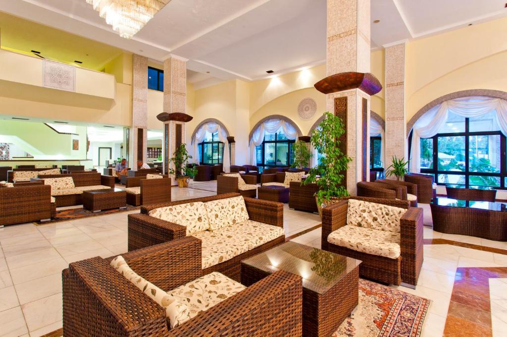 Sural Hotel Side Exterior photo